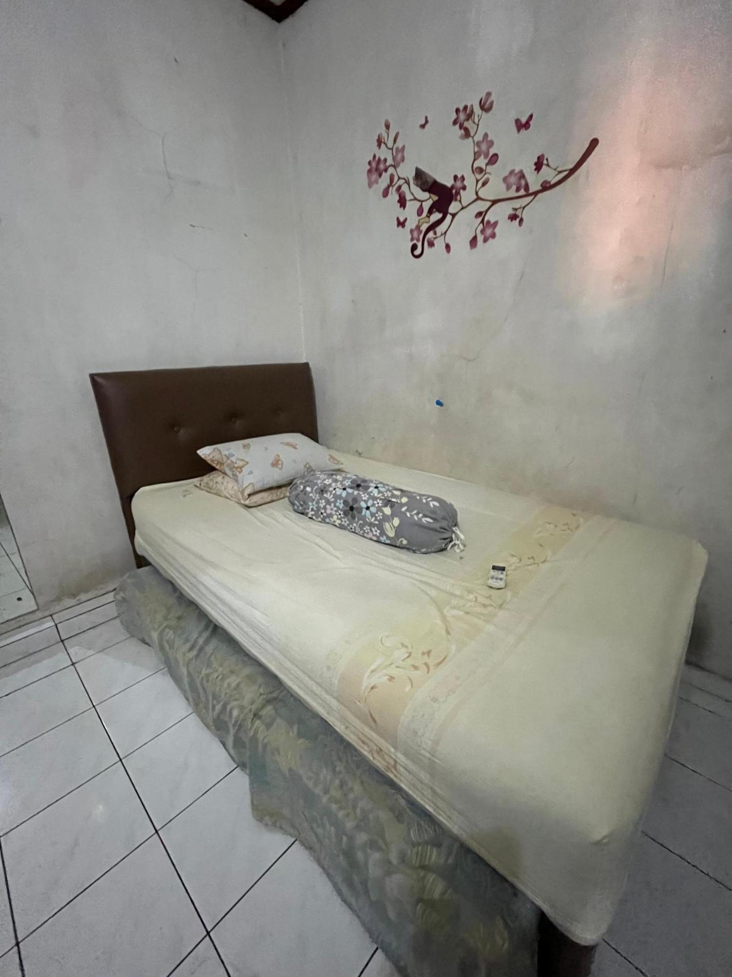 Spot On 94142 Al Fatih Residence Syariah 2 Jakarta Buitenkant foto