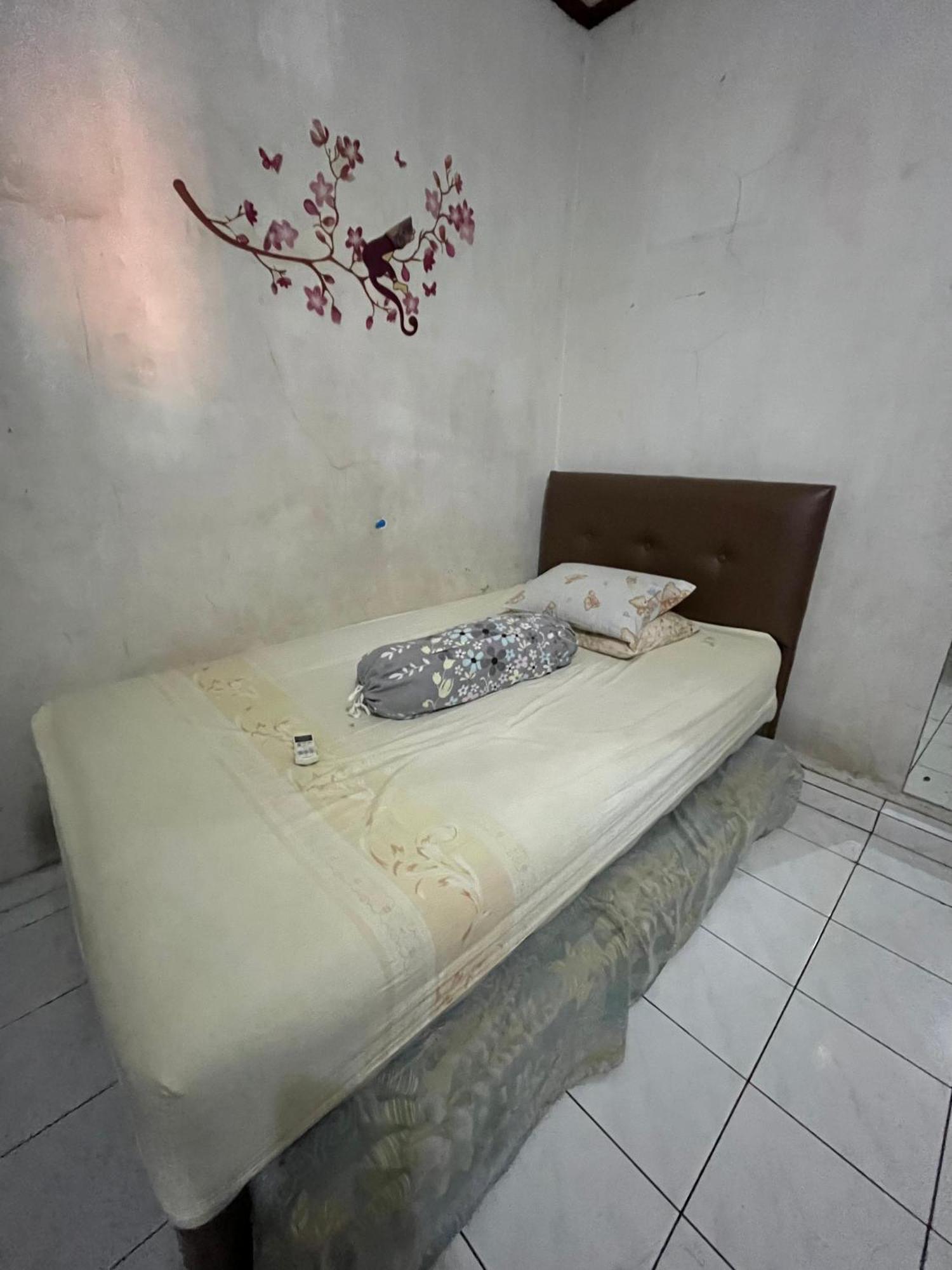 Spot On 94142 Al Fatih Residence Syariah 2 Jakarta Buitenkant foto